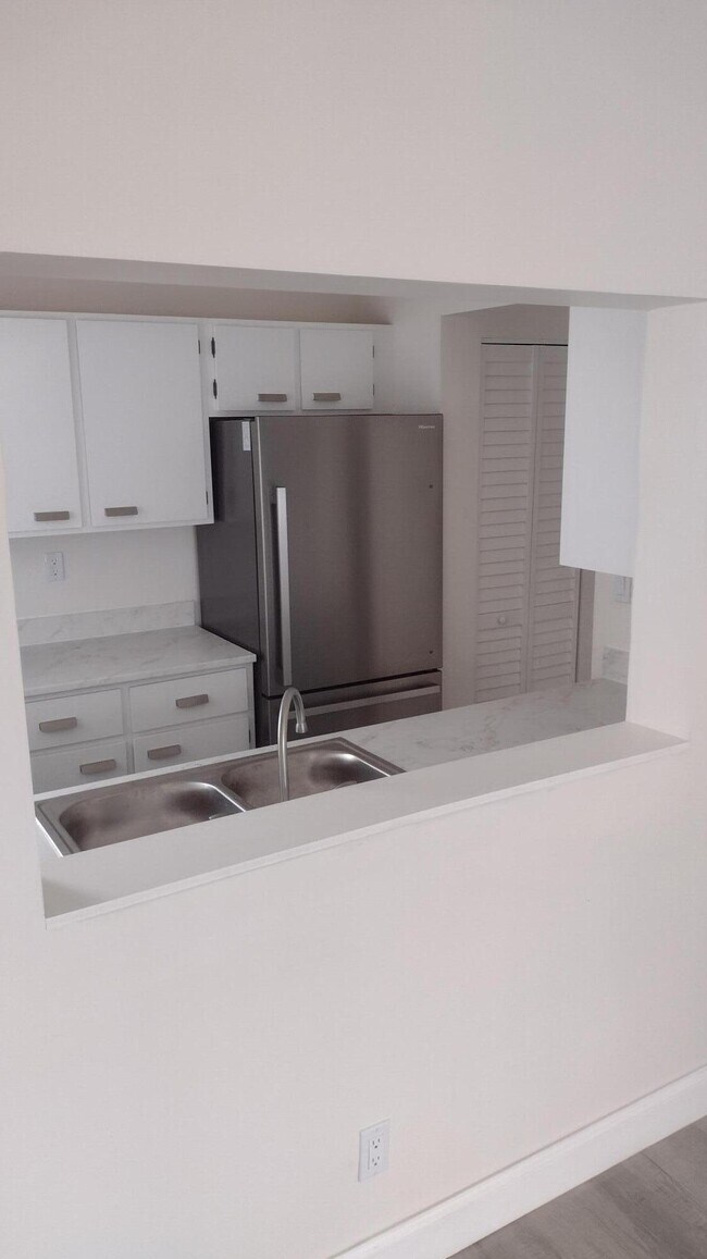 Building Photo - 9430 Boca Cove Cir