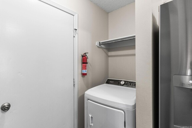 Building Photo - 10 Meadow Ridge Loop