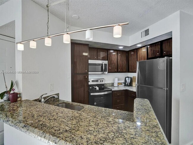 Building Photo - 457 Vista Isles Dr