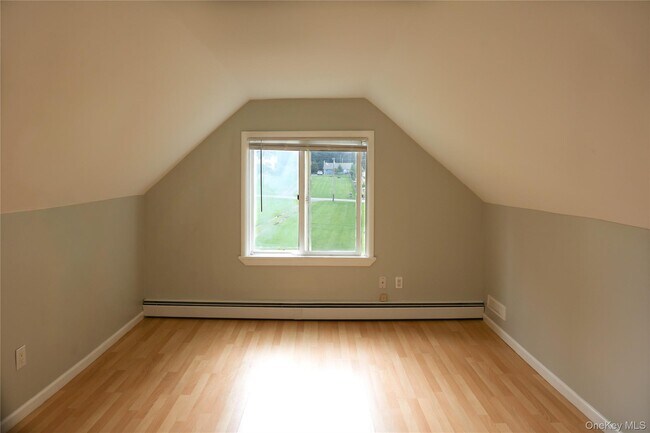 Building Photo - 50 Baron De Hirsch Rd