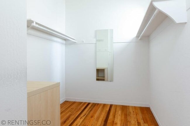 Building Photo - bedroom in San Francisco CA 94123