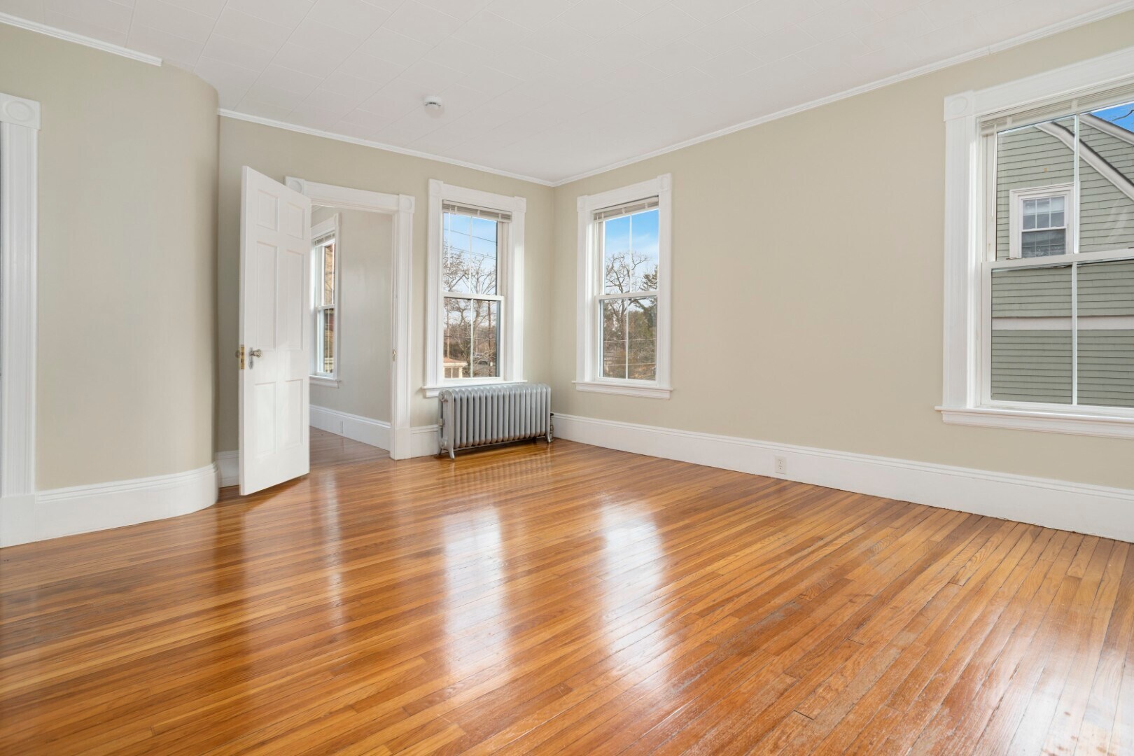 Building Photo - 54 Las Casas St