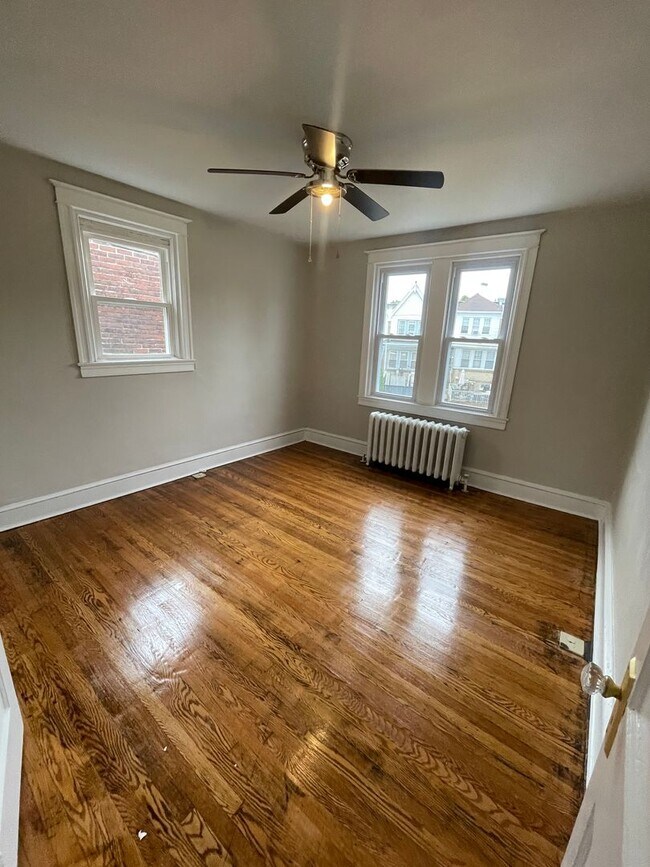 Building Photo - Spacious 3BR Rental with Finished Walk-Out Basement in Philadelphia