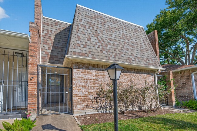 Building Photo - 4426 Basswood Ln