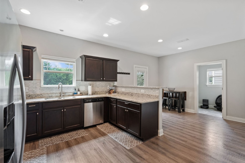 Building Photo - 1122 Cotillion Dr