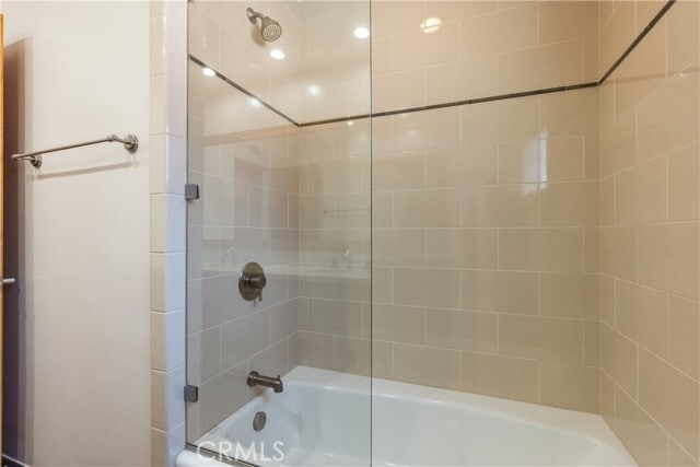 Building Photo - 828 Stevely Ave