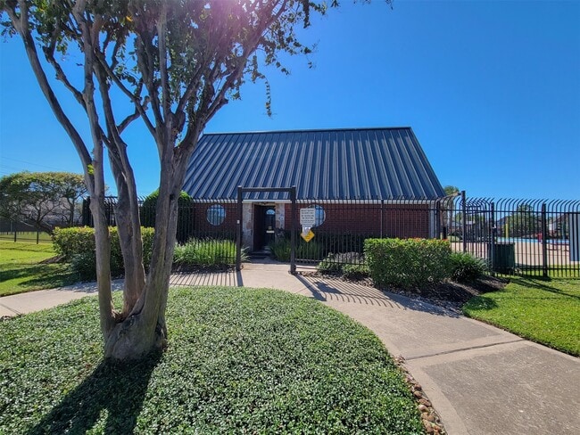 Building Photo - 16823 Libson Falls Dr