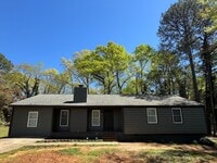 Building Photo - Handsome East Side Home