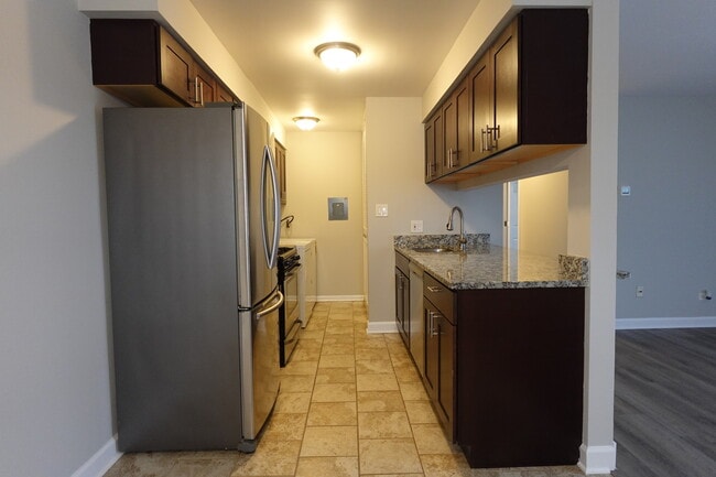 Building Photo - 7956 164th Ct
