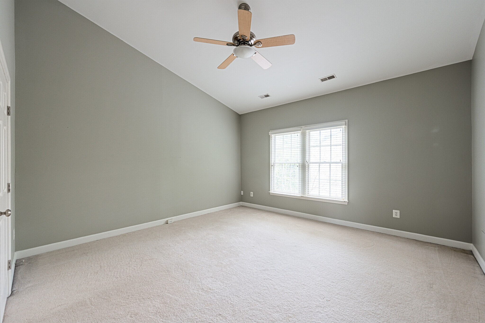 Building Photo - 43148 Katama Sq