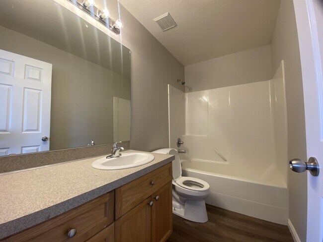Building Photo - 2355 N 275 E