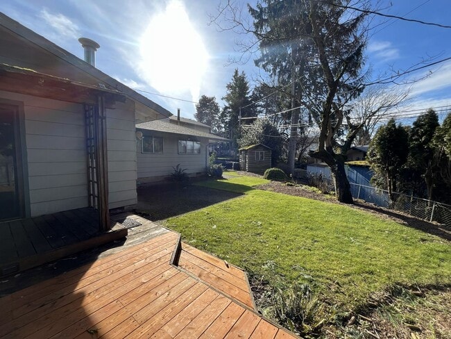 Building Photo - Classic Comfort: 3-Bed, 1.5-Bath Home with Covered Patio & Deck