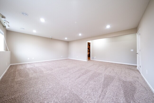 Building Photo - 15222 Emory Ave