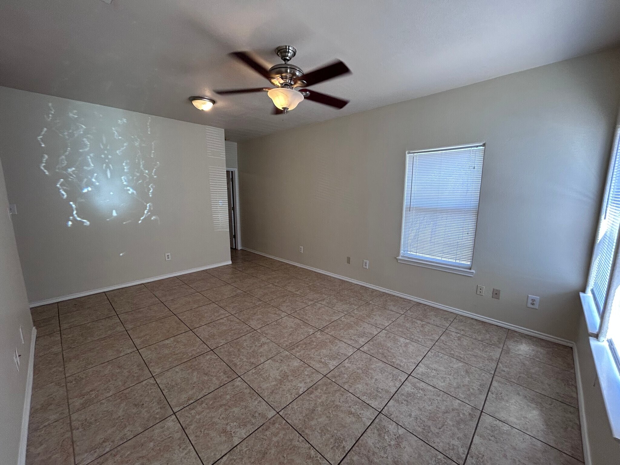 Building Photo - 1104 Canyon Edge Dr