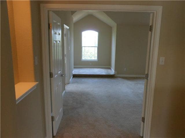 Building Photo - 2204 Voyageurs Ln