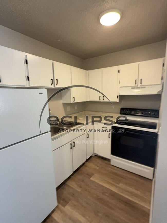 Building Photo - 450 Chipeta Ave