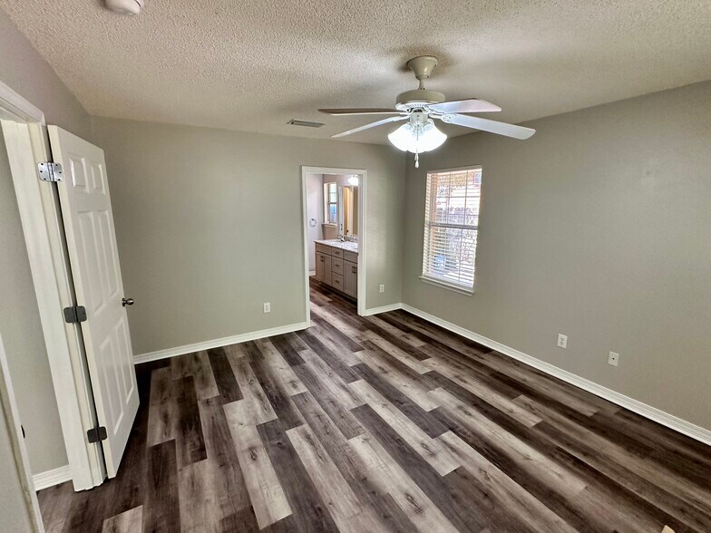 Building Photo - 11699 Madrone Ln