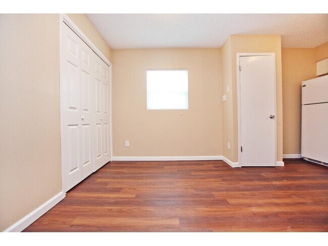 Building Photo - 4903 Merritt Dr
