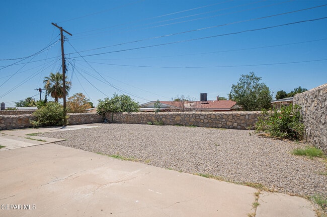 Building Photo - 204 Balboa Rd