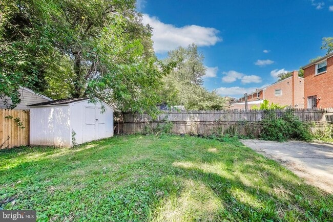 Building Photo - 3407 Floral St