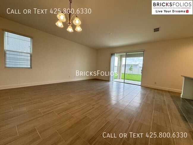 Building Photo - 14508 Crestavista Ave