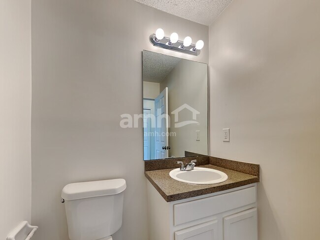 Building Photo - 1139 Ardmore St