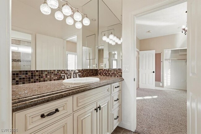 Building Photo - 8570 Country Home Cir