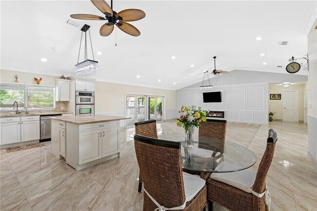 Building Photo - 6344 NW 74th Terrace