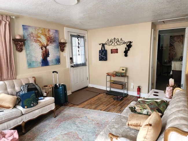 Building Photo - 3130 W Longfellow Pl