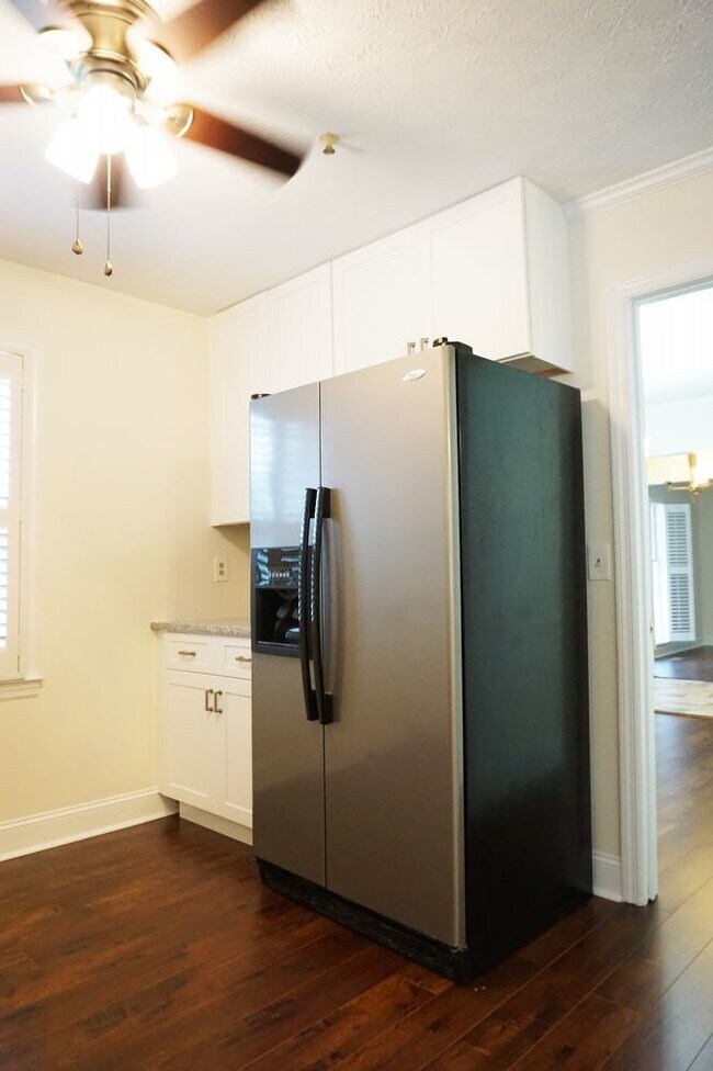 Building Photo - 318 Foxhall Ct