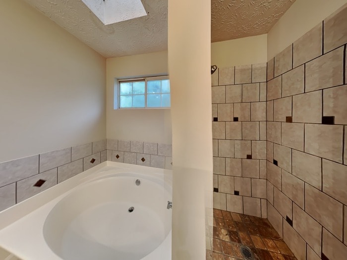 Building Photo - 6156 Raleigh Oaks Ct