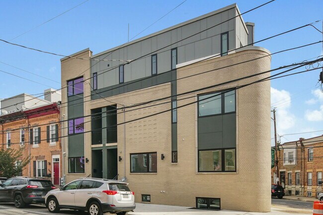 Building Photo - 2537 Grays Ferry Ave