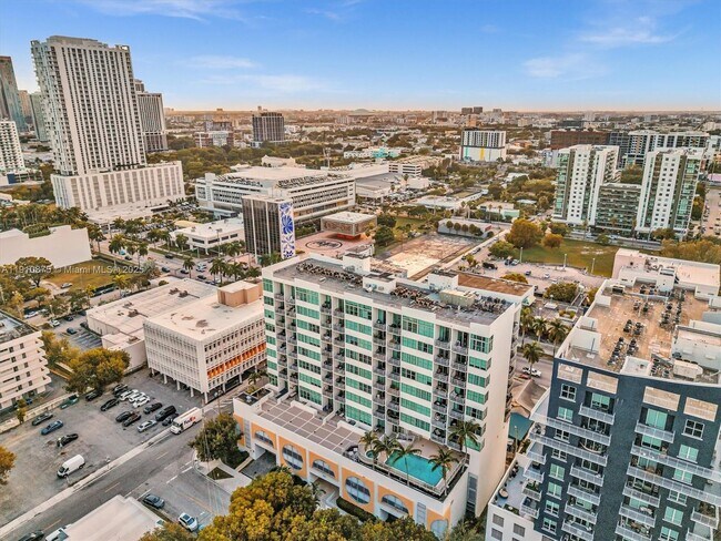 Building Photo - 2200 NE 4th Ave