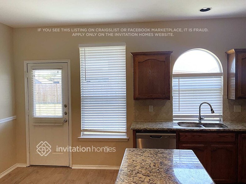 Building Photo - 1233 Juniper Ln