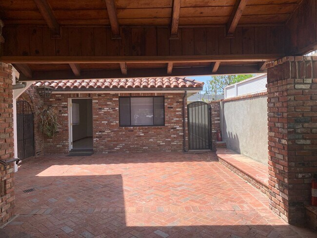 Building Photo - Rare opportunity! 2 Properties Available f...