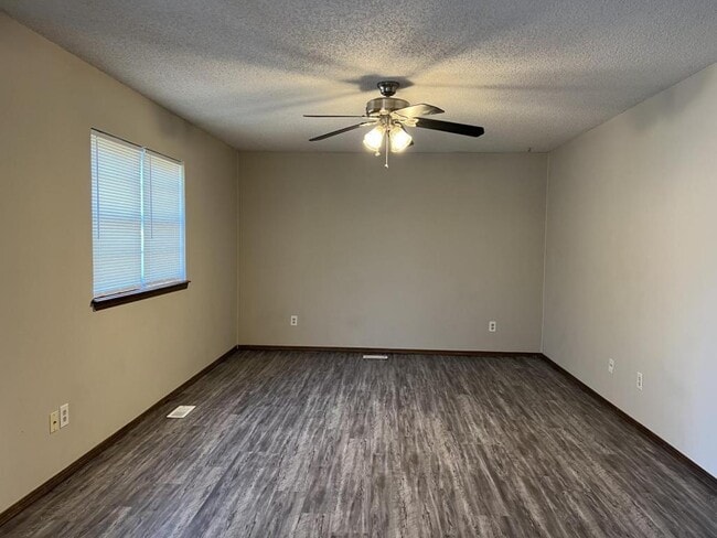 Building Photo - 828 Euclid St