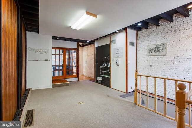 Building Photo - 733 N 24th St