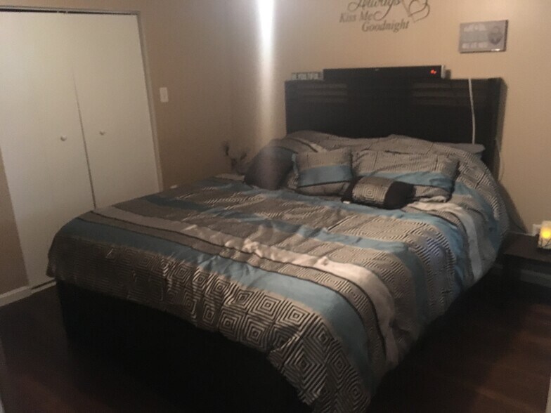 master on suite - 6811 Poland Center Dr
