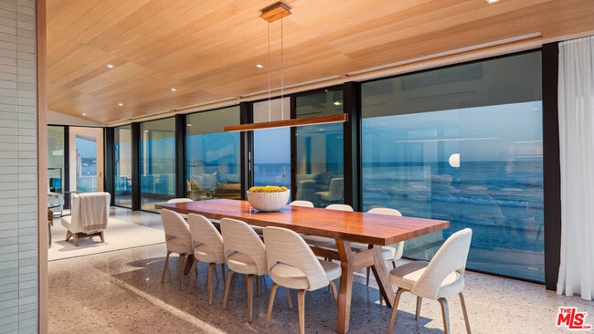 Building Photo - 31388 Broad Beach Rd