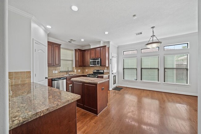 Building Photo - 1846 Woodbend Village Ct