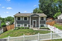 Building Photo - 13728 Gran Deur Dr