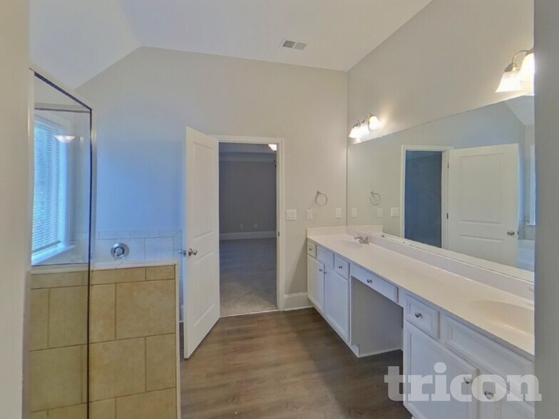 Building Photo - 2429 Austin Common Way
