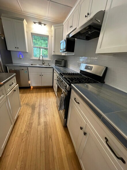 Building Photo - 18 Salmon Falls Rd