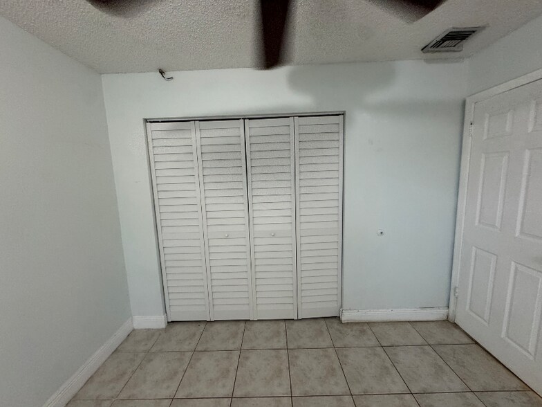 Building Photo - 19323 Carolina Cir