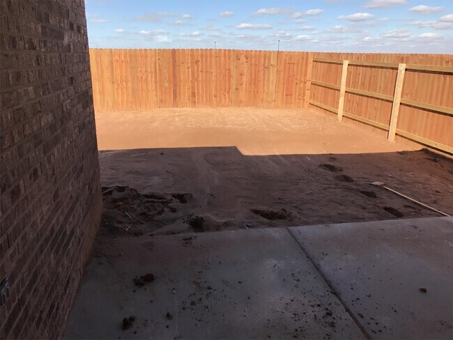 Building Photo - 1605 Wrangler Ln