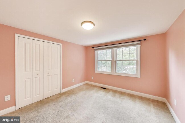 Building Photo - 13704 Beret Pl