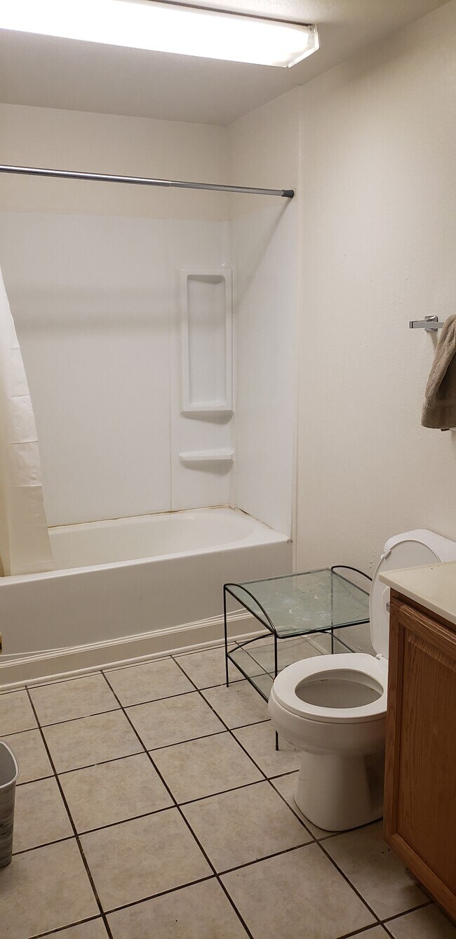 Building Photo - 446 Stanwood St