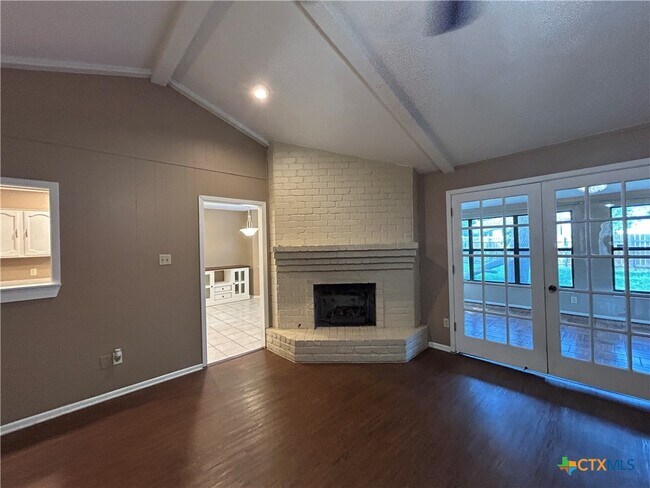 Building Photo - 826 Timber Dr