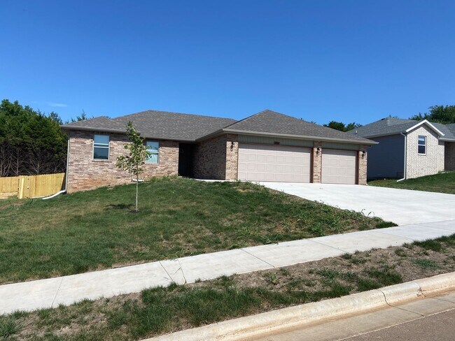 Primary Photo - Brand New Home!!