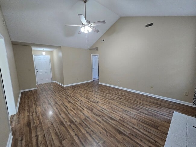 Building Photo - 1520 Crowndale Dr